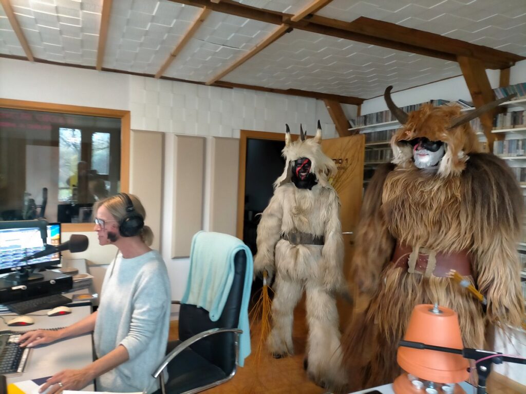 Hoellenschlucht Krampusse Lana 02