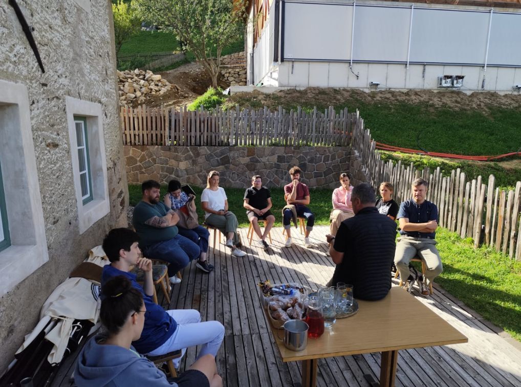 Leistbares Wohnen und nachhaltige Mobilität - Klausur der Jugendreferent_innen des Burggrafenamts 3 Klausur-JR-Aschbach